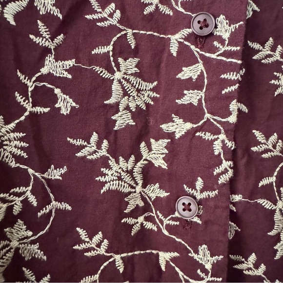 Ann Taylor Embroidered Ruffled Blouse Short Sleeve Size PXL - Picture 4 of 12